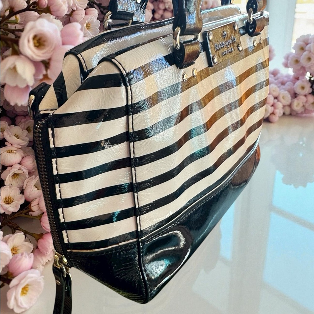 Kate Spade Wellesley Alessa Patent Leather Two Way Striped Satchel Bag. - Picture 5 of 12
